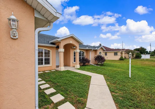 Photo 2 of Single family home for sale at 4820 SW 107 Lane, Ocala, FL 34476 | MLS# O6452721 | Listing updated on 2026-10-30