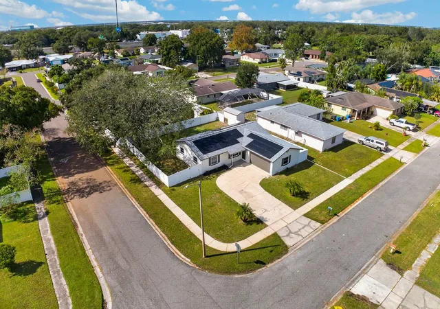 Photo 1 of Single family home for sale at 1002 Winchester Ct, Brandon, FL 33510 | MLS# TB8561476 | Listing updated on 2026-10-29