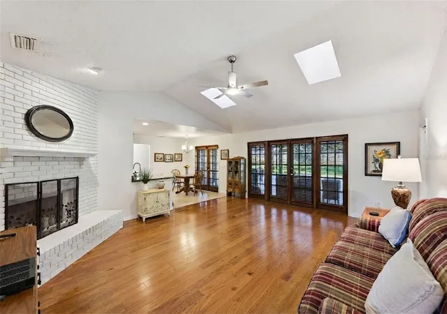 Photo 2 of Single family home for sale at 282 Haverclub Ct, Longwood, FL 32779 | MLS# O6452726 | Listing updated on 2026-10-28