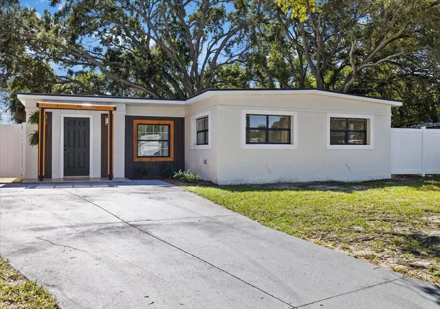 Photo 2 of Single family home for sale at 8507 Libby Ln, Tampa, FL 33619 | MLS# TB8561490 | Listing updated on 2026-10-28