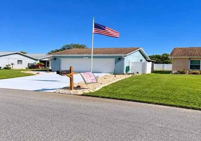 Photo 1 of Single family home for sale at 3969 Cypress Landing W, Winter Haven, FL 33884 | MLS# L4966038 | Listing updated on 2026-10-29