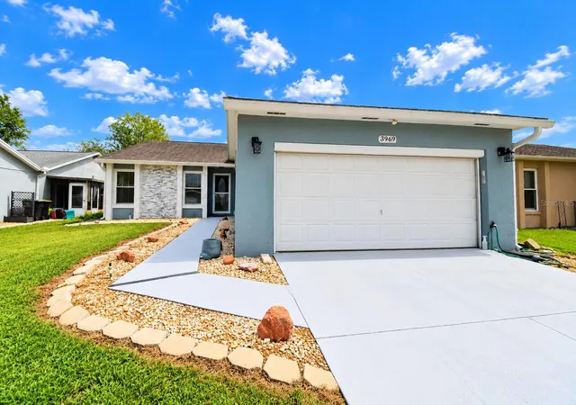 Photo 3 of Single family home for sale at 3969 Cypress Landing W, Winter Haven, FL 33884 | MLS# L4966038 | Listing updated on 2026-10-29