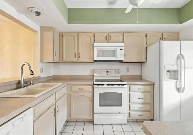 Photo 4 of Condo for sale at 430 Mission Trl E #C, Venice, FL 34285 | MLS# O6452743 | Listing updated on 2026-10-28