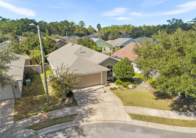 Photo 2 of Single family home for sale at 4916 Nw 20th Terrace, Gainesville, FL 32605 | MLS# GC544448 | Listing updated on 2026-10-28