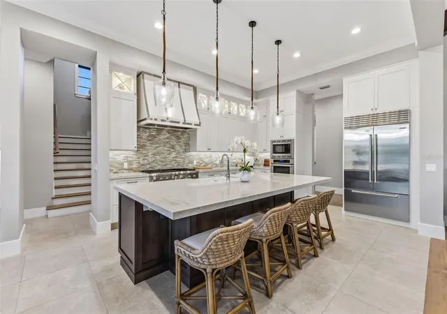 Photo 4 of Single family home for sale at 1521 Shelburne Ln, Sarasota, FL 34231 | MLS# A4710837 | Listing updated on 2026-10-30