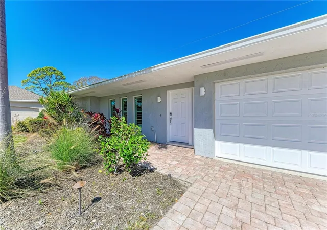 Photo 1 of Single family home for sale at 2360 Arborfield Ln, Sarasota, FL 34235 | MLS# A4710845 | Listing updated on 2026-10-28