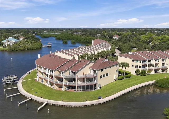 Townhouse for sale at 131 Brent Cir, OLDSMAR, FL 34677 | MLS# TB8561514