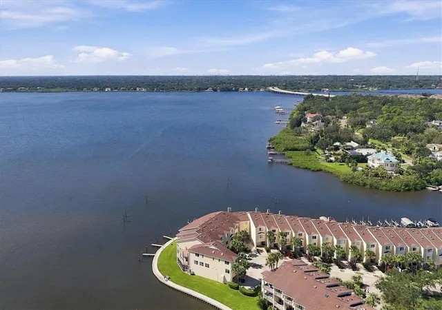 Photo 3 of Townhouse for sale at 131 Brent Cir, Oldsmar, FL 34677 | MLS# TB8561514 | Listing updated on 2026-10-28