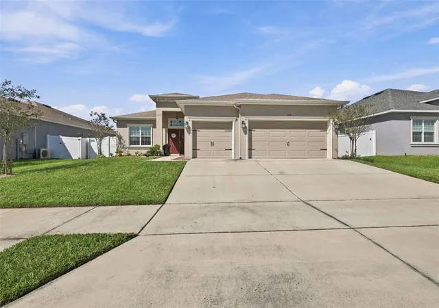 Photo 1 of Single family home for sale at 4041 Shearwater St, Lakeland, FL 33811 | MLS# TB8561517 | Listing updated on 2026-10-30