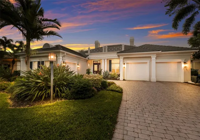 Photo 4 of Sale Pending at 7520 Greystone St, Lakewood Ranch, FL 34202 | MLS# A4710847 | Listing updated on 2026-10-28