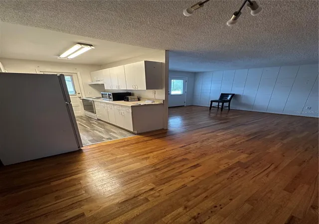Photo 4 of Condo for sale at 320 Lakeview St #208, Orlando, FL 32804 | MLS# O6452765 | Listing updated on 2026-10-28