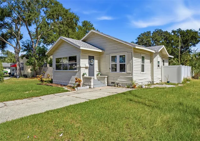 Photo 1 of Single family home for sale at 1920 19th Street S, Saint Petersburg, FL 33712 | MLS# TB8561527 | Listing updated on 2026-10-30