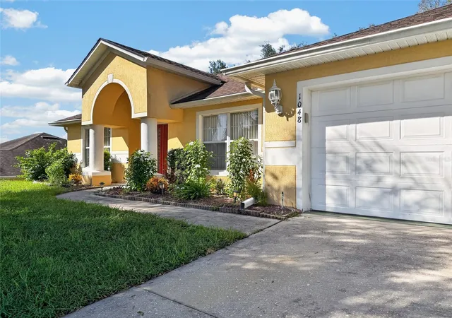 Photo 2 of Single family home for sale at 1048 Hl Mount Dr, Minneola, FL 34715 | MLS# O6452777 | Listing updated on 2026-10-28