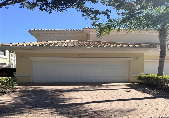 Listing Photo 2 - Condo for sale in building located at 1708 Triano Cir, VENICE, FL 34292 - Unit #1708