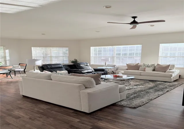 Listing Photo 5 - Condo for sale in building located at 1708 Triano Cir, VENICE, FL 34292 - Unit #1708