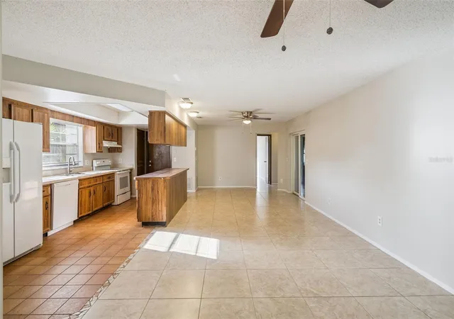 Photo 2 of Single family home for sale at 1830 Gladiolas Dr, Winter Park, FL 32792 | MLS# O6452778 | Listing updated on 2026-10-28