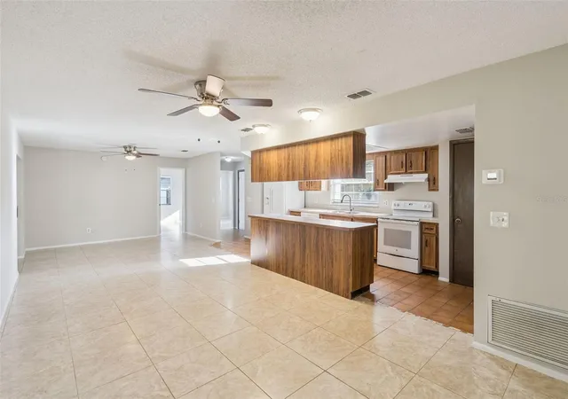 Photo 3 of Single family home for sale at 1830 Gladiolas Dr, Winter Park, FL 32792 | MLS# O6452778 | Listing updated on 2026-10-28