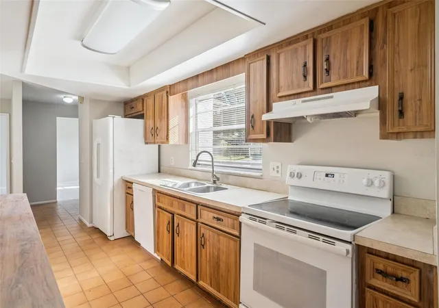 Photo 4 of Single family home for sale at 1830 Gladiolas Dr, Winter Park, FL 32792 | MLS# O6452778 | Listing updated on 2026-10-28