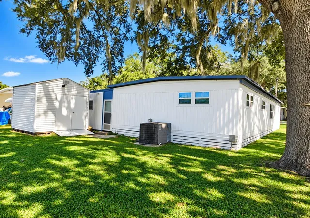 Photo 3 of Manufactured home for sale at 4611 Olive Dr, Zephyrhills, FL 33542 | MLS# TB8561545 | Listing updated on 2026-10-28
