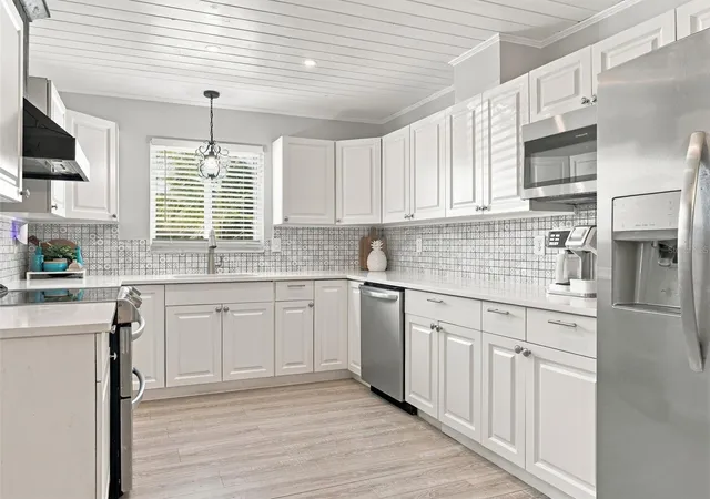 Photo 3 of Single family home for sale at 2020 Keyway Dr, Englewood, FL 34223 | MLS# D6149361 | Listing updated on 2026-10-29