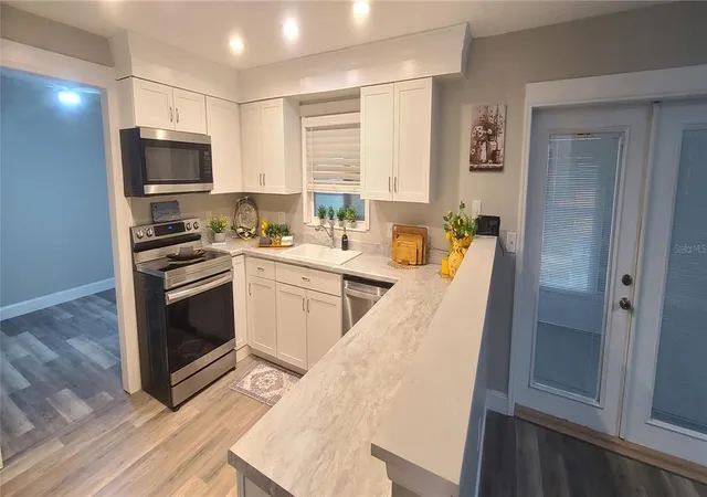 Photo 3 of Single family home for sale at 109 Wimbledon Ct, Port Orange, FL 32127 | MLS# O6452785 | Listing updated on 2026-10-29