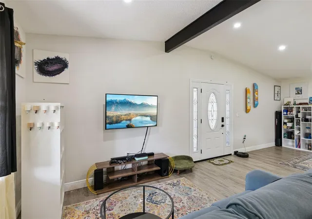 Photo 2 of Single family home for sale at 200 E Parkdale Ave, Deland, FL 32724 | MLS# O6452789 | Listing updated on 2026-10-29