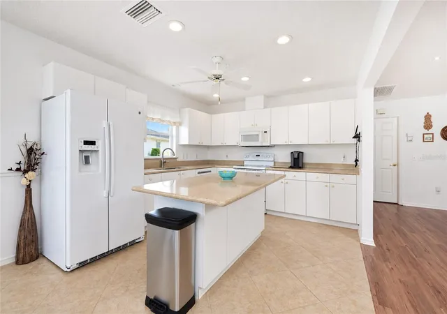 Photo 4 of Single family home for sale at 278 Park Forest Blvd, Englewood, FL 34223 | MLS# D6149362 | Listing updated on 2026-10-29
