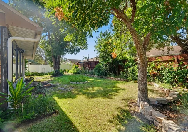 Photo 4 of Single family home for sale at 833 Greenbelt Cir, Brandon, FL 33510 | MLS# TB8561554 | Listing updated on 2026-10-28