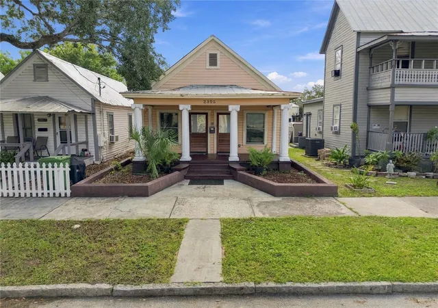 Single family home for sale at 2305 E 5th Avenue, TAMPA, FL 33605 | MLS# TB8561559