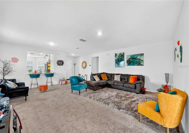 Photo 4 of Single family home for sale at 2002 Glenbrooke Rd, Edgewater, FL 32141 | MLS# V4951998 | Listing updated on 2026-10-29