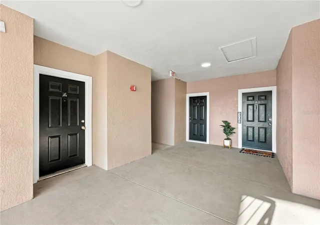 Photo 2 of Condo for sale at 3209 Parkchester Sq Blvd #306, Orlando, FL 32835 | MLS# S5160201 | Listing updated on 2026-10-28