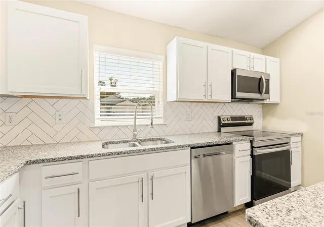 Photo 4 of Single family home for sale at 3 Pierce Ln, Palm Coast, FL 32164 | MLS# C7532507 | Listing updated on 2026-10-28