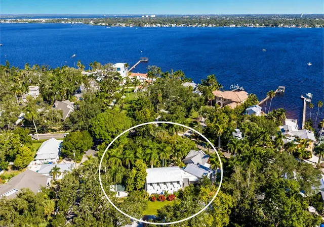 Photo 1 of Single family home for sale at 2813 Riverview Blvd, Bradenton, FL 34205 | MLS# A4710854 | Listing updated on 2026-10-29