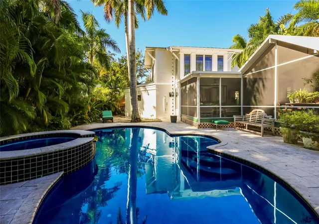 Photo 2 of Single family home for sale at 2813 Riverview Blvd, Bradenton, FL 34205 | MLS# A4710854 | Listing updated on 2026-10-29