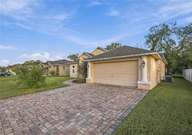 Photo 1 of Single family home for sale at 15493 Saratoga Dr, Brooksville, FL 34604 | MLS# OM734690 | Listing updated on 2026-10-30
