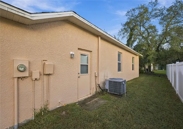 Photo 2 of Single family home for sale at 15493 Saratoga Dr, Brooksville, FL 34604 | MLS# OM734690 | Listing updated on 2026-10-30