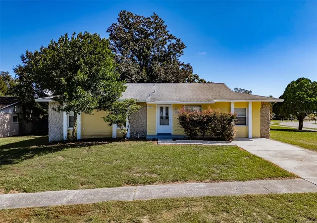 Single family home for sale at 3318 King William Cir, SEFFNER, FL 33584 | MLS# TB8561581