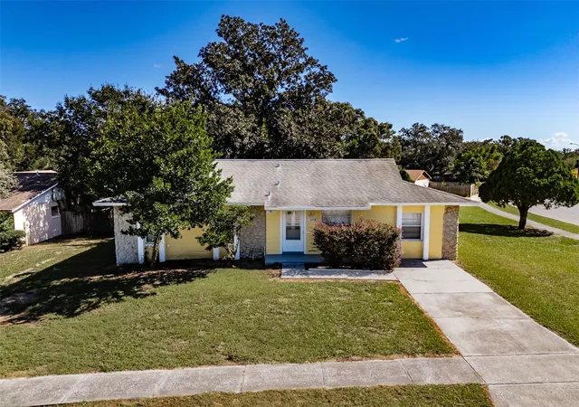 Photo 1 of Single family home for sale at 3318 King William Cir, Seffner, FL 33584 | MLS# TB8561581 | Listing updated on 2026-10-29