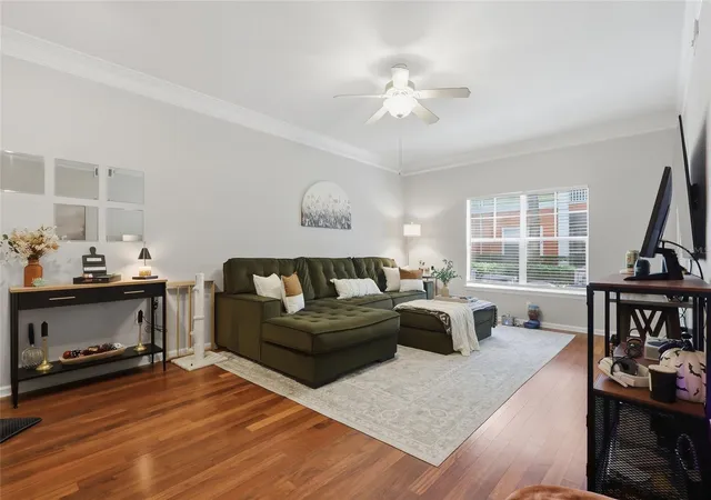 Listing Photo 1 - Condo for sale in building located at 4207 S Dale Mabry Hwy, Tampa, FL 33611 - Unit #6110