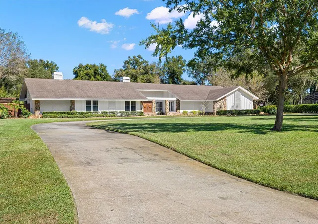 Photo 1 of Single family home for sale at 704 Centerbrook Dr, Brandon, FL 33511 | MLS# TB8561595 | Listing updated on 2026-10-29