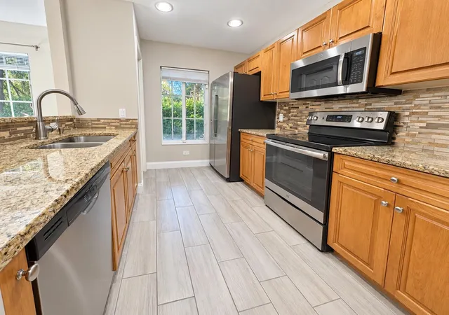 Listing Photo 4 - Condo for sale in building located at 9420 Ivy Brk Run, Fort Myers, FL 33913 - Unit #301