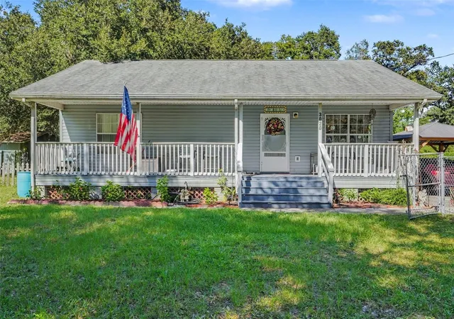 Single family home for sale at 3020 Strawberry Ln, LAKELAND, FL 33801 | MLS# TB8561598