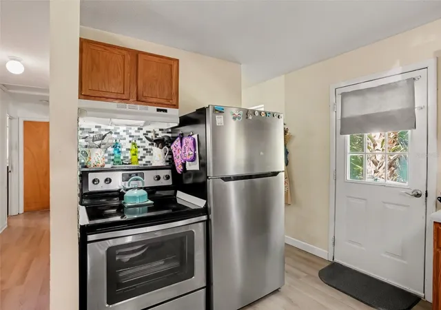 Photo 4 of Single family home for sale at 3020 Strawberry Ln, Lakeland, FL 33801 | MLS# TB8561598 | Listing updated on 2026-10-28
