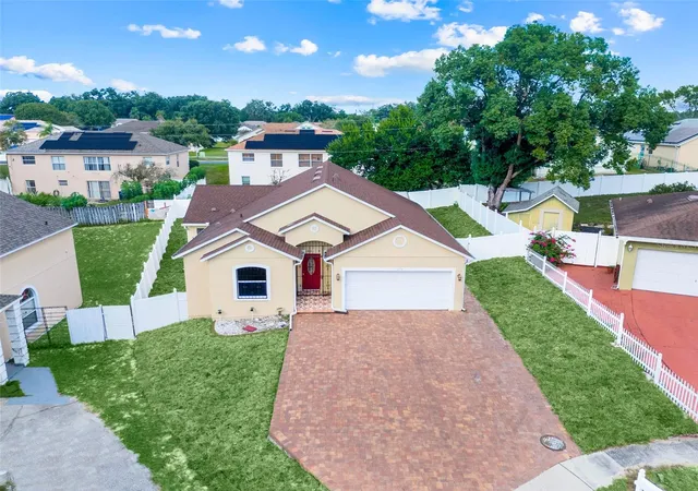 Photo 3 of Single family home for sale at 1650 Lamplighter Way, Orlando, FL 32818 | MLS# G5119496 | Listing updated on 2026-10-29