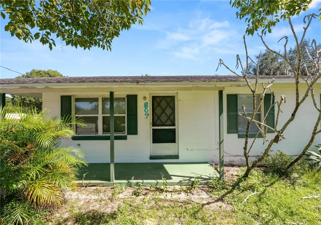 Photo 2 of Single family home for sale at 807 S Seminole Ave, Avon Park, FL 33825 | MLS# L4966049 | Listing updated on 2026-10-28