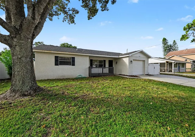 Photo 4 of Single family home for sale at 230 Maple Ave, Palm Harbor, FL 34684 | MLS# TB8561603 | Listing updated on 2026-10-28