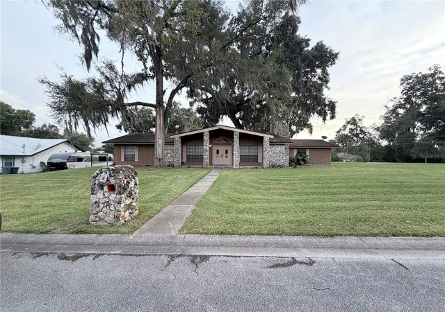 Single family home for sale at 3616 SE 47th Street, OCALA, FL 34480 | MLS# A4710867