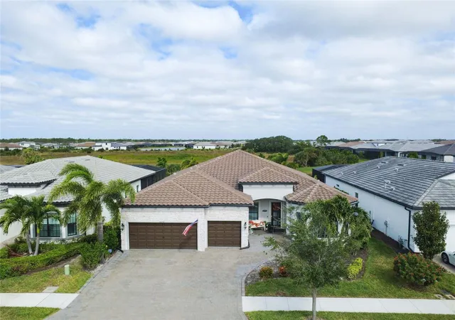 Photo 1 of Single family home for sale at 6272 Talon Preserve Dr, Nokomis, FL 34275 | MLS# A4710871 | Listing updated on 2026-10-31