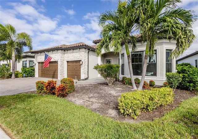 Photo 3 of Single family home for sale at 6272 Talon Preserve Dr, Nokomis, FL 34275 | MLS# A4710871 | Listing updated on 2026-10-31