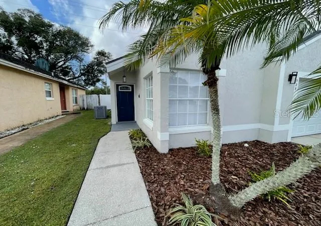 Photo 2 of Single family home for sale at 528 Southern Charm Dr, Orlando, FL 32807 | MLS# O6452833 | Listing updated on 2026-10-29